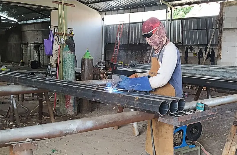 Pabrikasi Tiang PJU dan lampu PJU